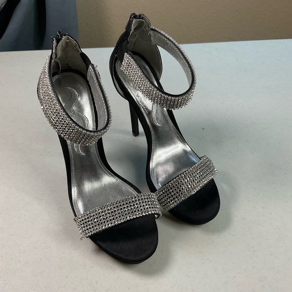 Party sparkle bling Nina Elegant Black and Silver sparkle Women's Heels - Picture 2 of 7